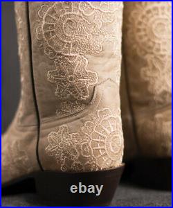 Brand new CREAM with embroidery womens ladies cowboy boots sale pricing! Size 8